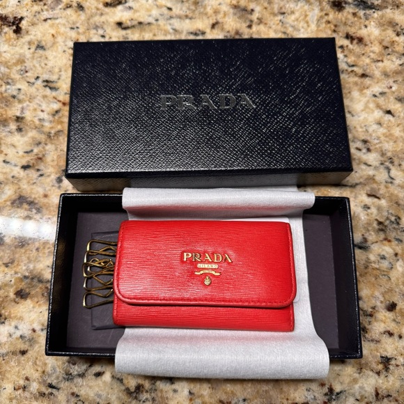 Prada 6 Key Holder - Picture 12 of 14